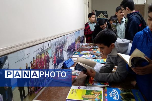هفته کتاب و کتابخوانی در مدارس ناحیه دو شهرری 