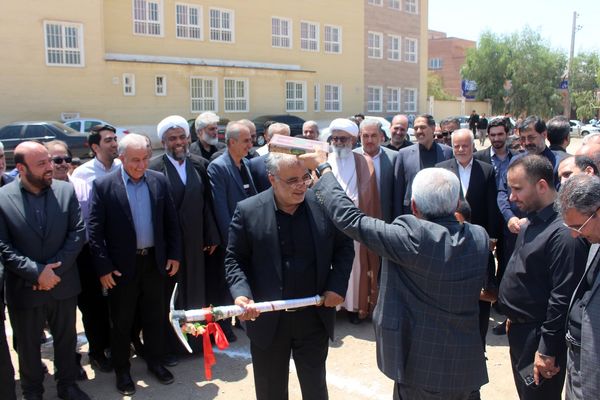 آیین کلنگ زنی احداث سه واحد آموزشی در قم