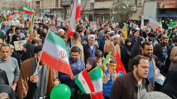 شکوه حضور نوجوانان در راهپیمایی 22 بهمن مردم قم