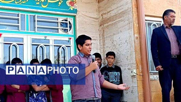 کاندیدای شورای دانش آموزی دبیرستان میثاق از برنامه های خود گفتند