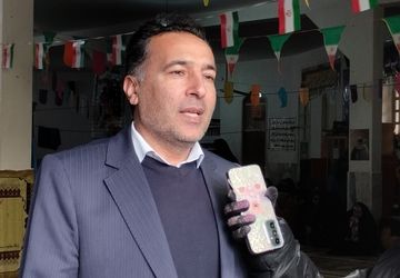 مردم به آرمانهای امام راحل و شهدا پایبند هستند