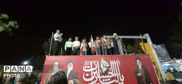 تقدیر پیشتازان شاهد امام رضا (ع) در تجمع شبانه مردم کاشمر از نیروی انتظامی