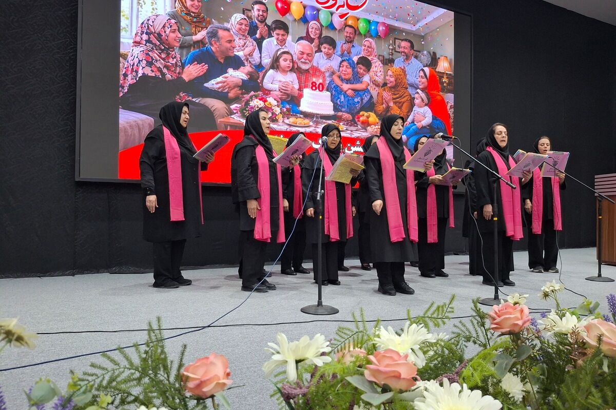 میزبانی کانون فرهنگی تربیتی امام خمینی (ره) از سالمندان در هفته سالمند