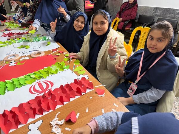 رویداد مادر دختری با محوریت پرچم ایران در مدرسه المهدی ناحیه 2 کرج 