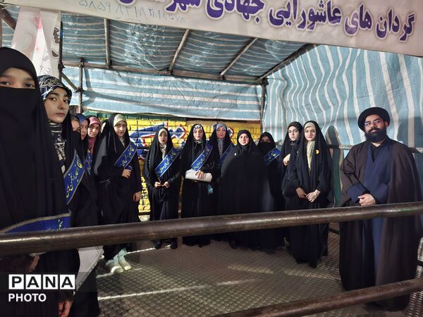  قدردانی از دختران انجمن اسلامی در راهپیمایی شهرستان آشخانه