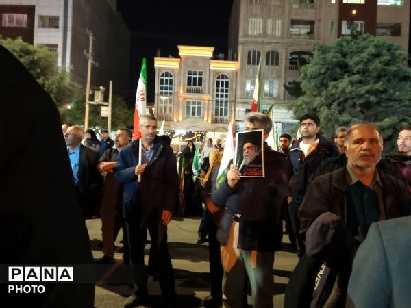 پنجاه وچهار شب در میدان پای کار ایران