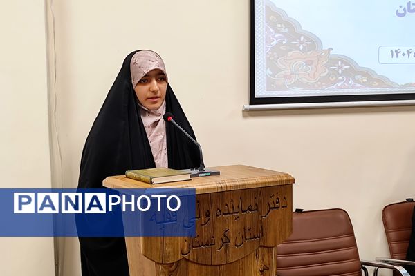 دیدار دختران دانش‌آموز سنندجی با نماینده ولی‌فقیه در کردستان 