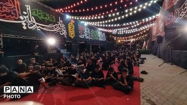 عشق و ارادت نوجوانان شهر هشتگرد به اباعبدالله الحسین(ع)