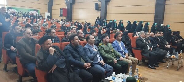 آیین تجلیل از نخبگان قرآنی و فرهنگی و هنری آموزش و پرورش مرند