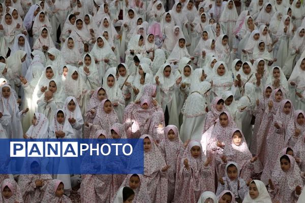 جشن تکلیف ۲۰۰۰نفری دانش‌آموزان دختر شهر یزد 