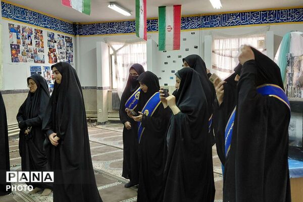 نمایشگاه مدرسه انقلاب در فیروزکوه