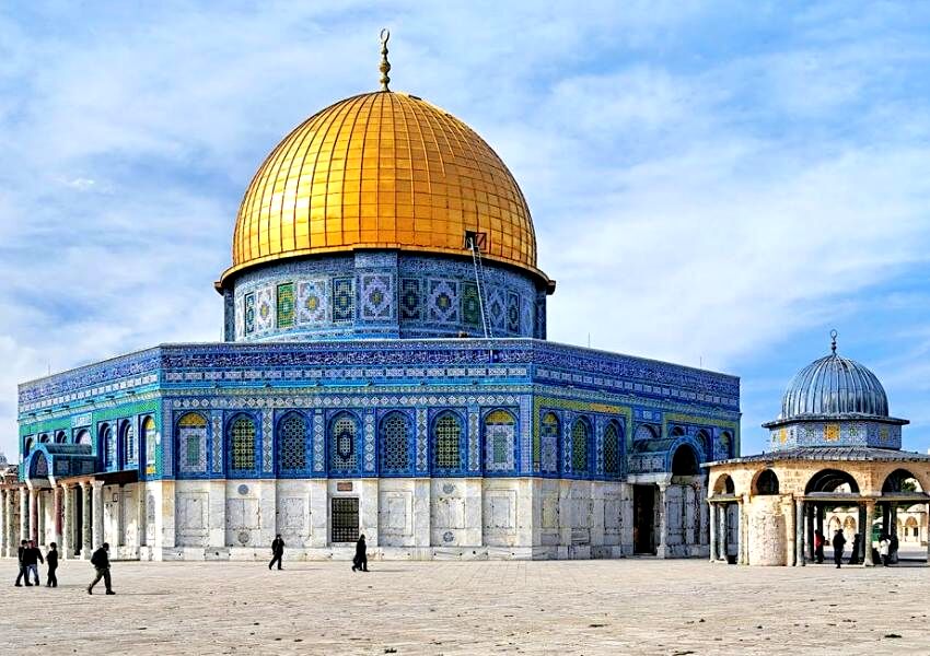 مسجدالاقصی در حصار نیروهای اشغالگر قدس است

