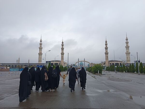 اعزام دانش‌آموزان شهرستان دره شهر به اردوی زیارتی قم