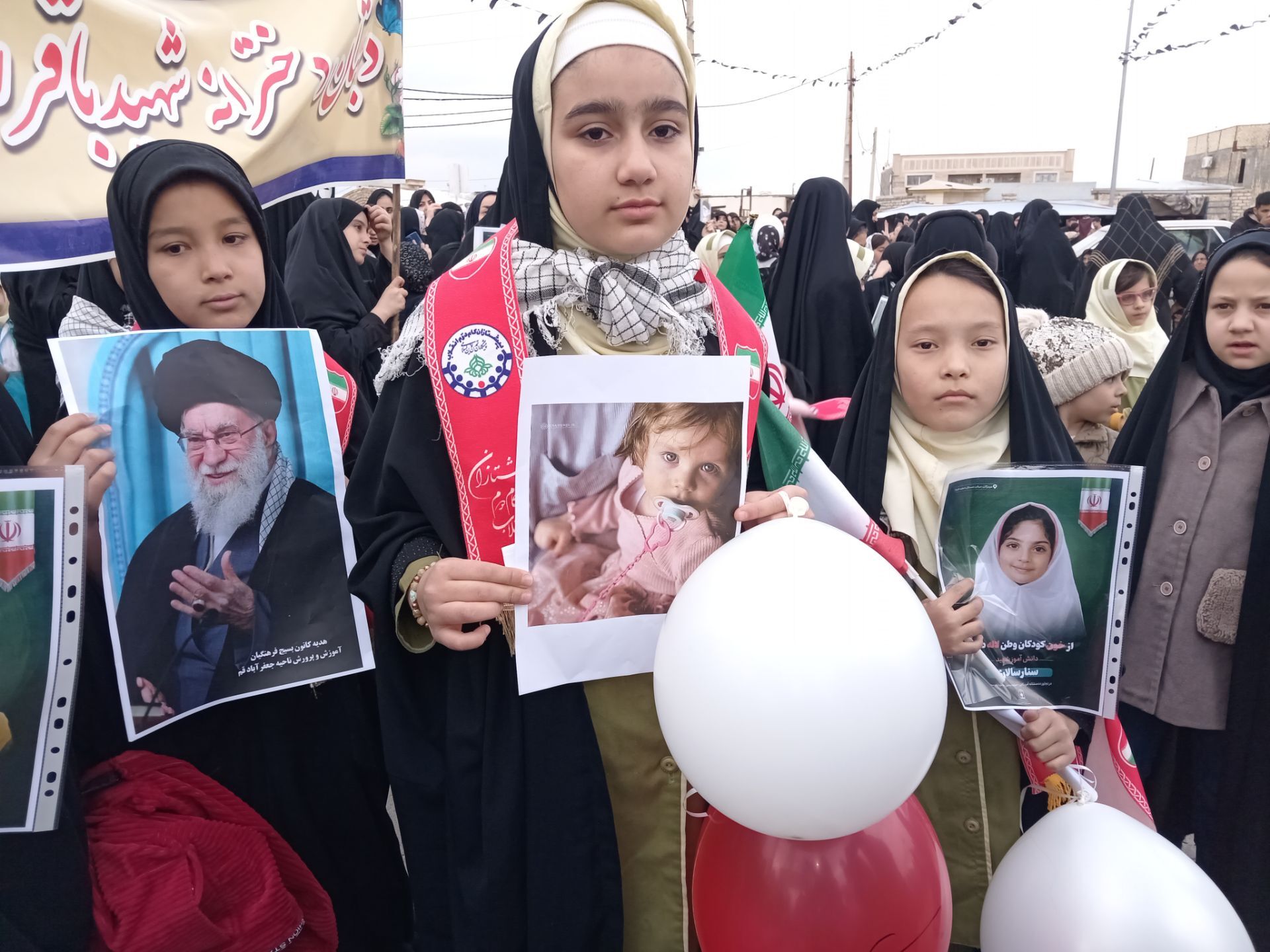قیام معلمان و دانش‌آموزان شهرستان جعفرآباد برای خونخواهی امام شهید
