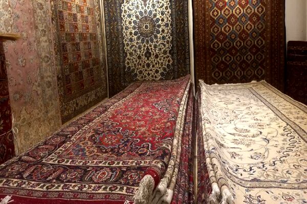 بازدید از بازار قدیمی فرش مشهد به‌مناسبت روز ملی فرش
