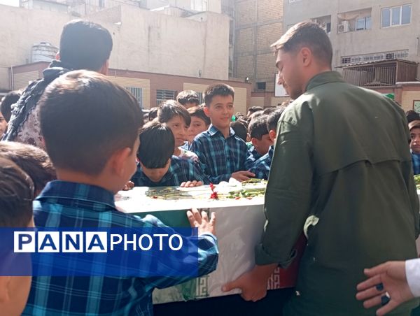 مدراس شهرستان قدس میزبان پرچم حرم امام حسین (ع) و شهید گمنام 