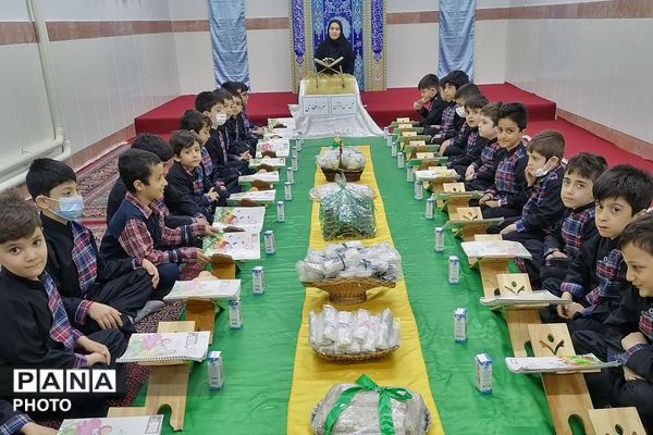 محفل انس با قرآن کریم در مدارس نامجو و آرمینه مصلی نژاد ناحیه دو شهرری 