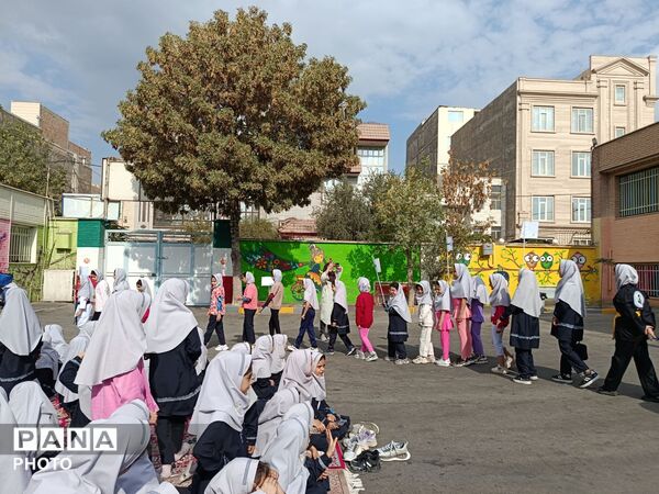 آغاز المپیاد ورزشی مدرسه هاشمی رفسنجانی ۲ ورامین با حضور پرشور دانش‌آموزان
