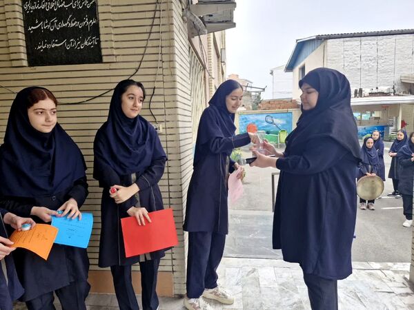 جشن روز جهانی دختر در دبیرستان بهار آزادی قائمشهر