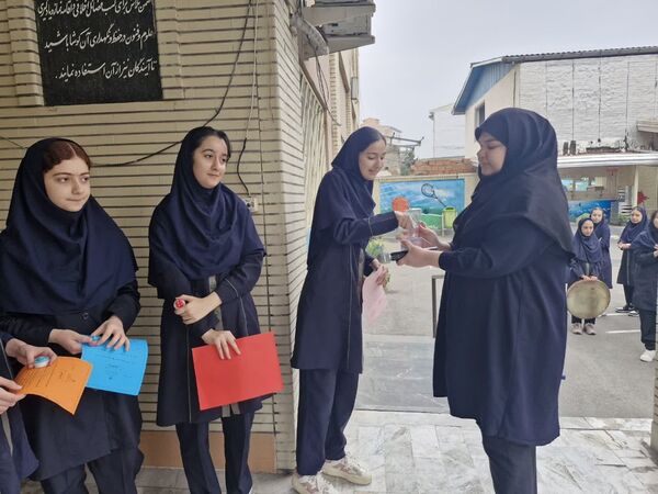جشن روز جهانی دختر در دبیرستان بهار آزادی قائمشهر
