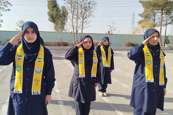 جشن پیروزی انقلاب اسلامی در مدارس منطقه کهریزک 
