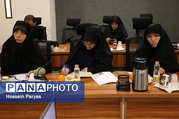 نشست اعضای شورای اندیشه‌ورز اوقات فراغت دانش‌آموزان