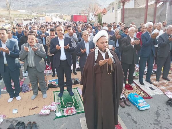 نماز عید فطر در پلدختر و معمولان