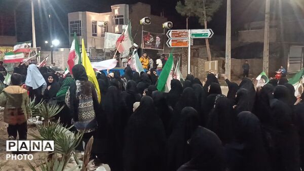در خیابان ریشه دوانده‌ایم