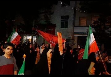 ایران تنها نیست و مردم در کنار یکدیگر ایستاده‌اند