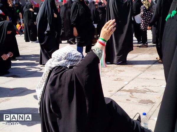 ثبت تاریخی‌ترین وداع در قلب جهان