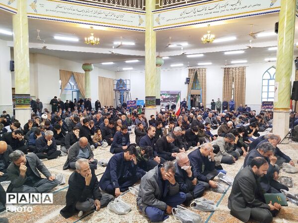 حضور دانش آموزان دبیرستان نمونه آیت الله خامنه ای در مراسم گرامیداشت رهبر معظم انقلاب اسلامی