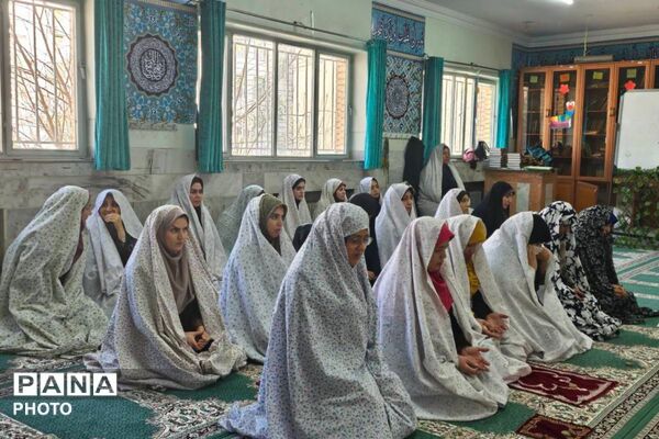محفل نور در دبستان هدی شهر قدس