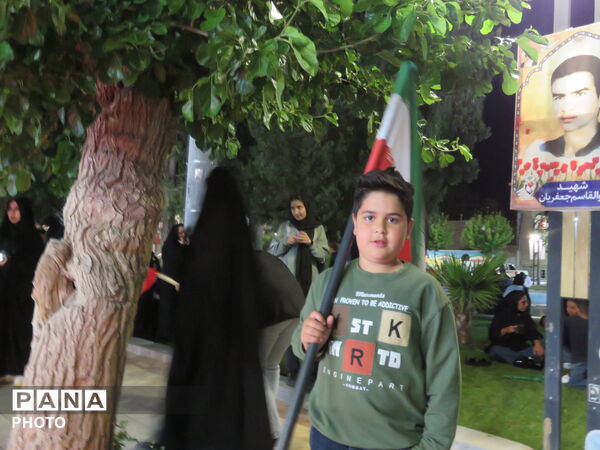 رژه دختران جان فدا همزمان با سراسر کشور در شهرستان خلیل آباد 