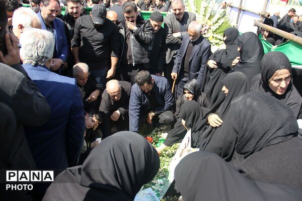 تشییع و خاکسپاری شهید جنگ رمضان در بهارستان‌دو