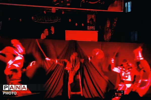 با نوای تعزیه؛ میدان در سوگ کربلا غرق شد 