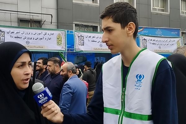 10غرفه‌ دانش‌آموزی در مسیر راهپیمایی برپا شد