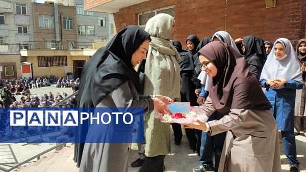 جشن روز معلم دبیرستان شهیده محبوبه دانش 