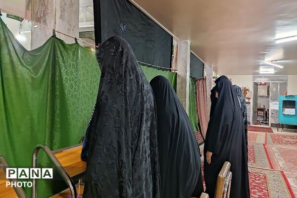 اقامه نماز جماعت مغرب عشاء در شب اول محرم 