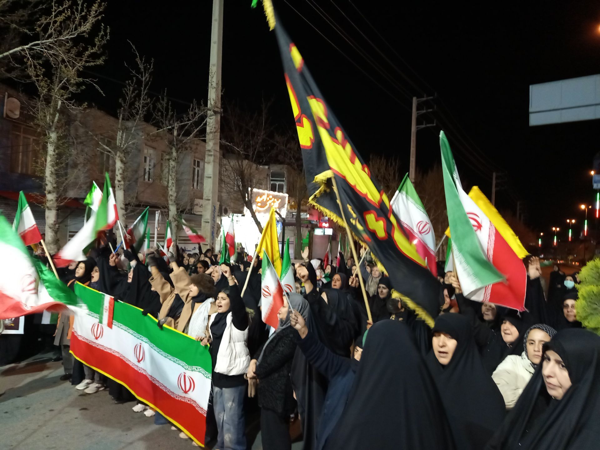 حضور در صحنه و تداوم حفظ وحدت ملی 