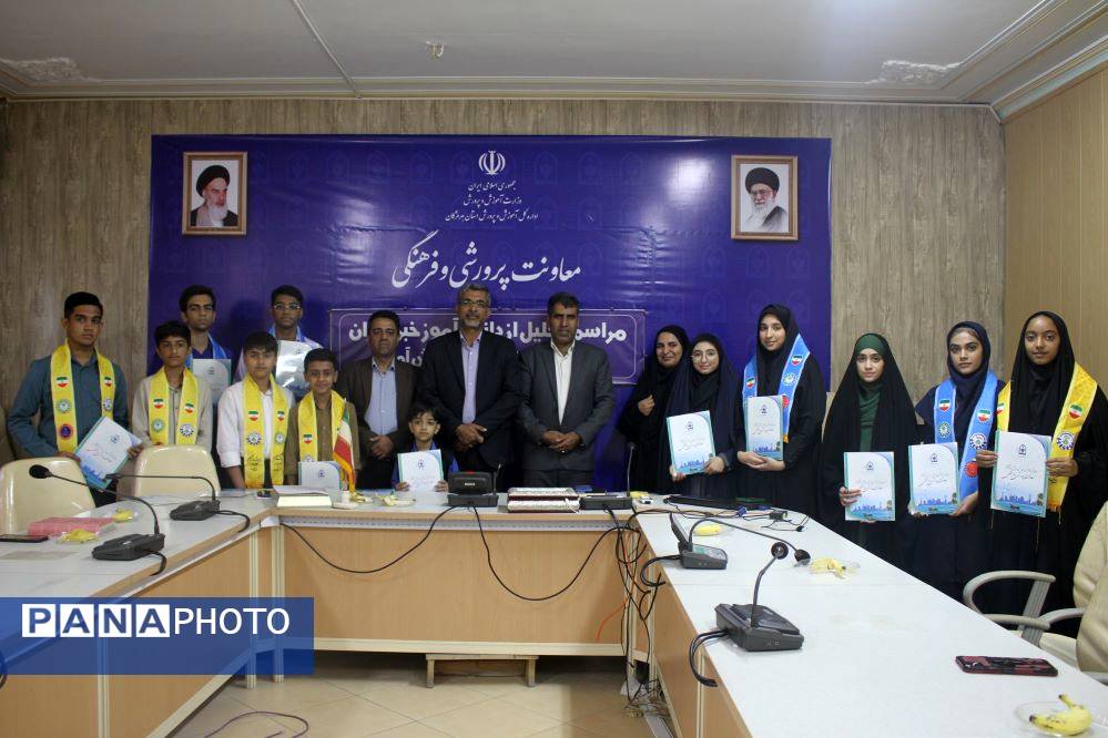 مراسم تجلیل از دانش‌آموز خبرنگاران پانا و اهدای احکام مجلس دانش‌آموزی 