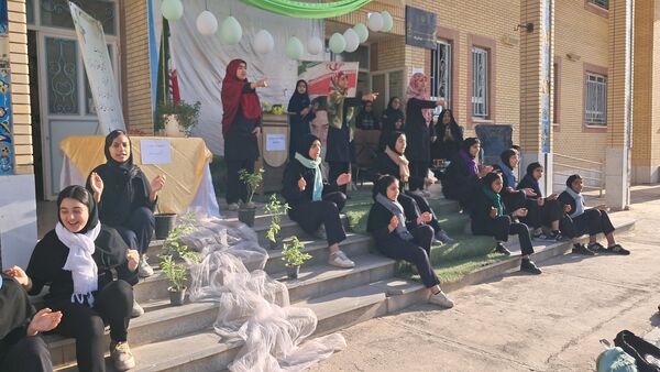 جشن میلاد حضرت زینب در دبیرستان حضرت زینب 