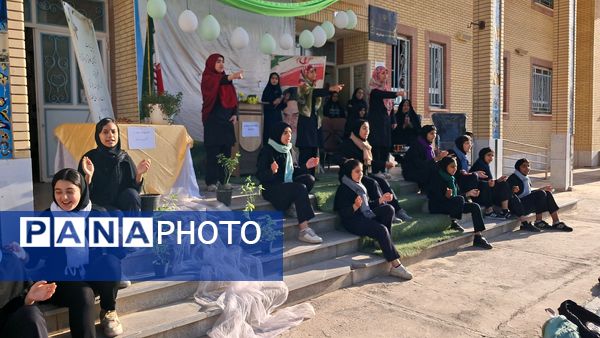 جشن میلاد حضرت زینب در دبیرستان حضرت زینب 