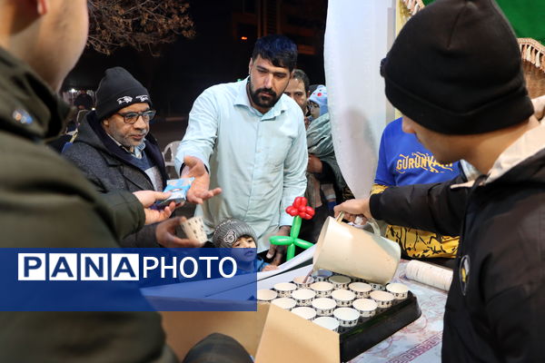 پذیرایی نوجوانان سید مرکز سلاله از منتظران ظهور در ایام فرخنده نیمه شعبان