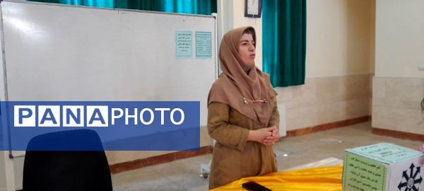 اولین جلسه دیدار چهره به چهره اولیا با دبیران دبیرستان فرزانگان استعداد درخشان ملارد