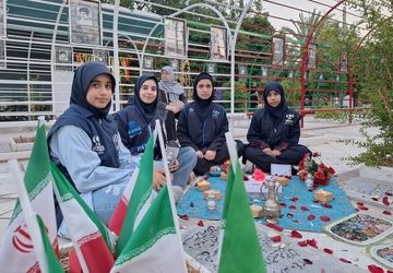 ادای احترام خبرنگاران پانا به شهدا در روز خبرنگار 