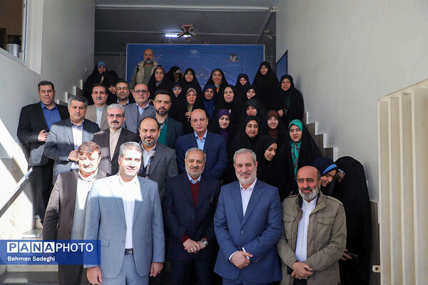آیین نواختن گلبانگ انقلاب اسلامی با حضور وزیر آموزش و پرورش