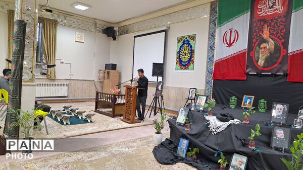 محفل نورانی انس با قرآن کریم به پاسداشت یاد رهبر شهید
