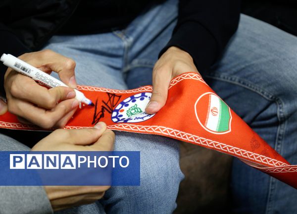 اردوی تمشک با حضور بازیکن محبوب تیم تراکتور