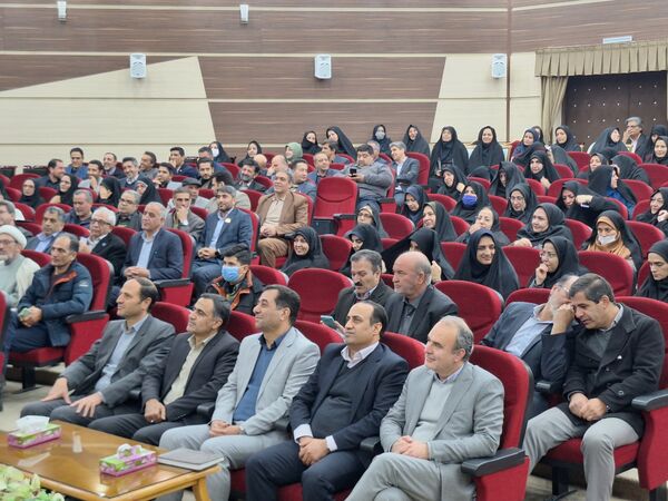 آیین تکریم و معارفه مدیر آموزش و پرورش ناحیه۴ استان اصفهان