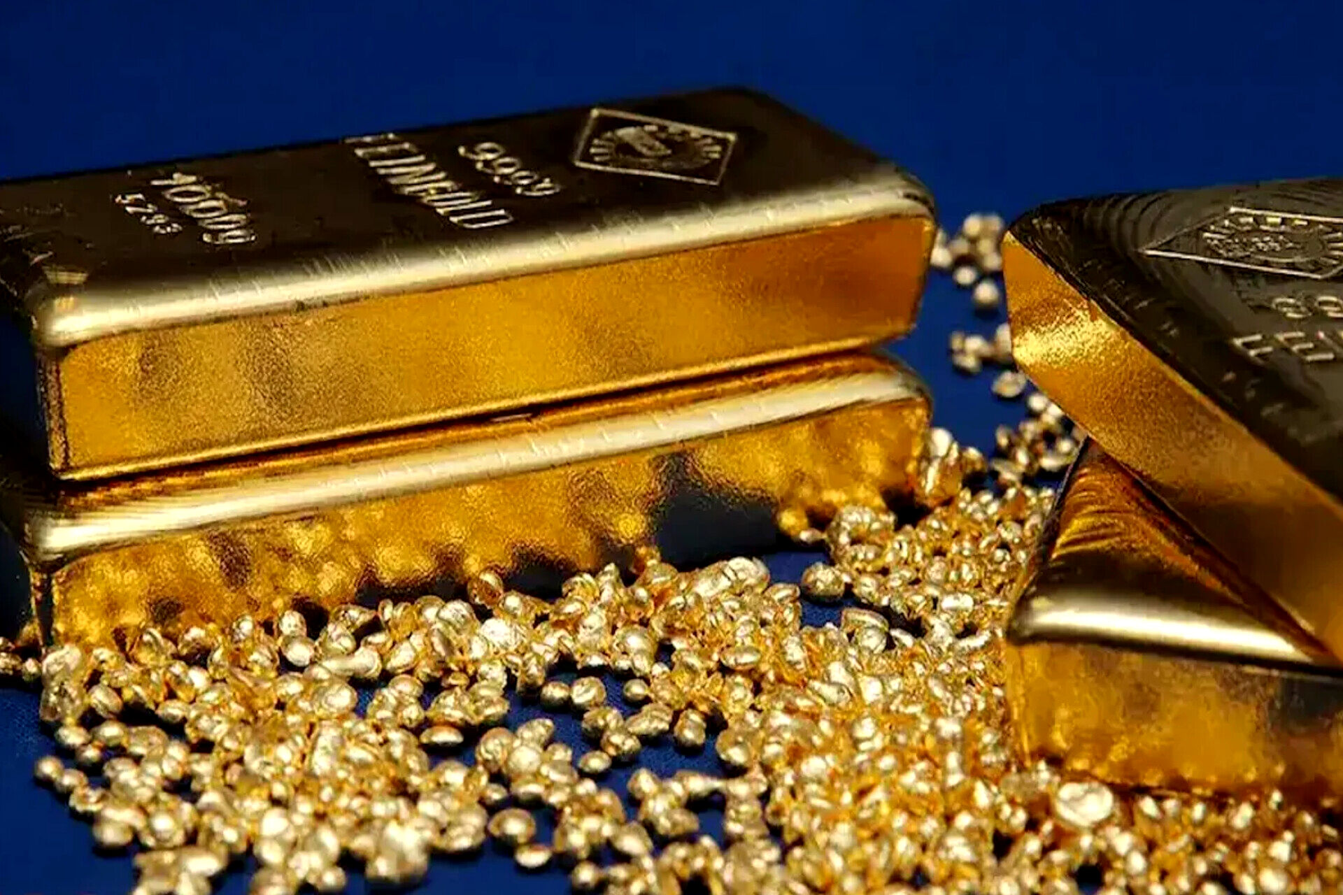 عقب نشینی نرخ طلا در نخستین روز آذر